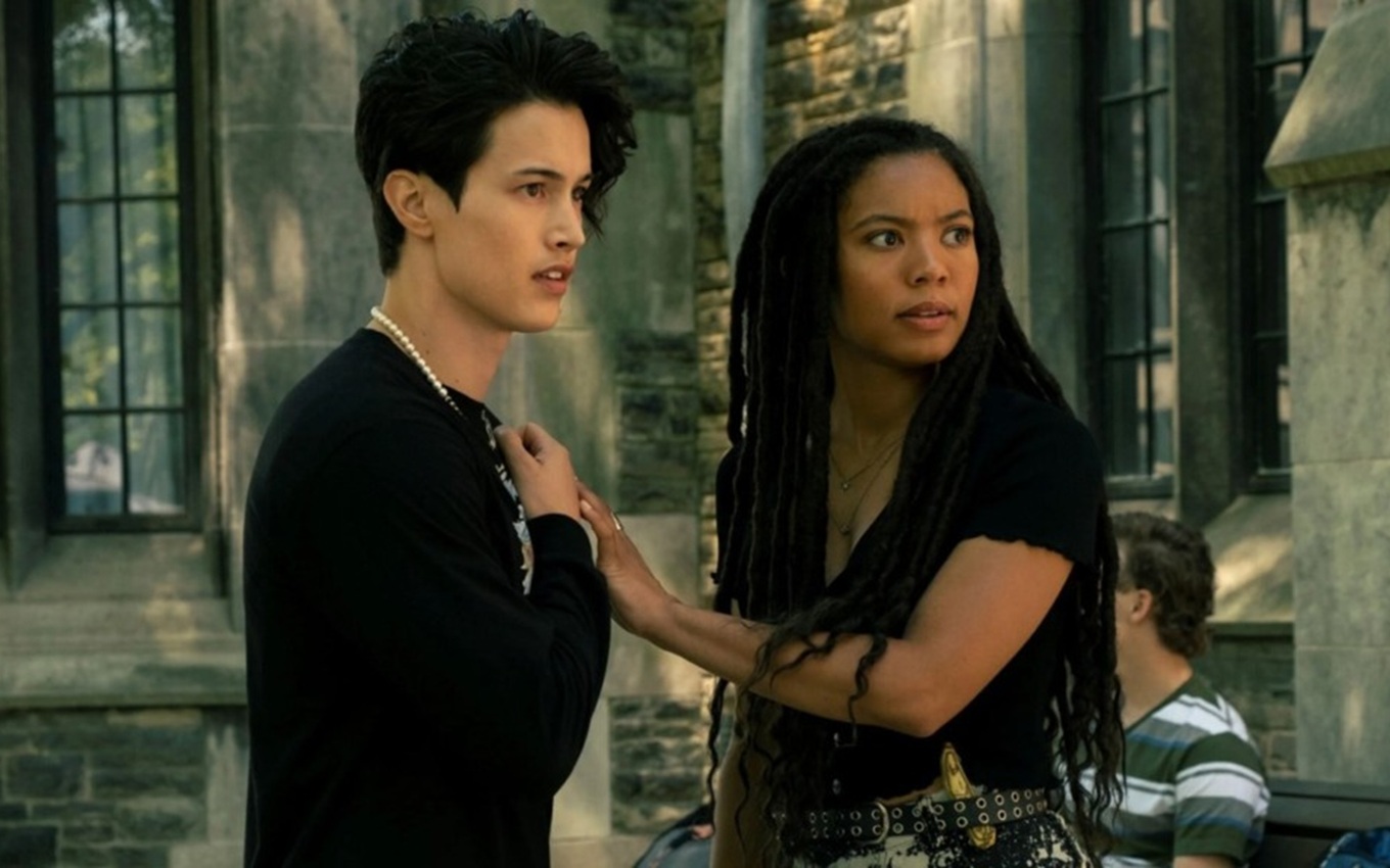 Derek Luh e Jaz Sinclair em Gen V, série do streaming da Amazon