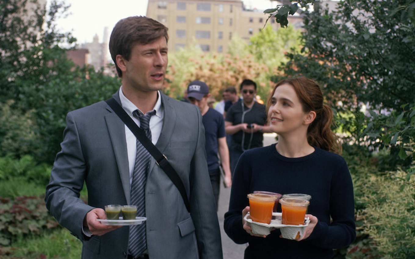 Glen Powell e Zoey Deutch em O Plano Imperfeito, da Netflix