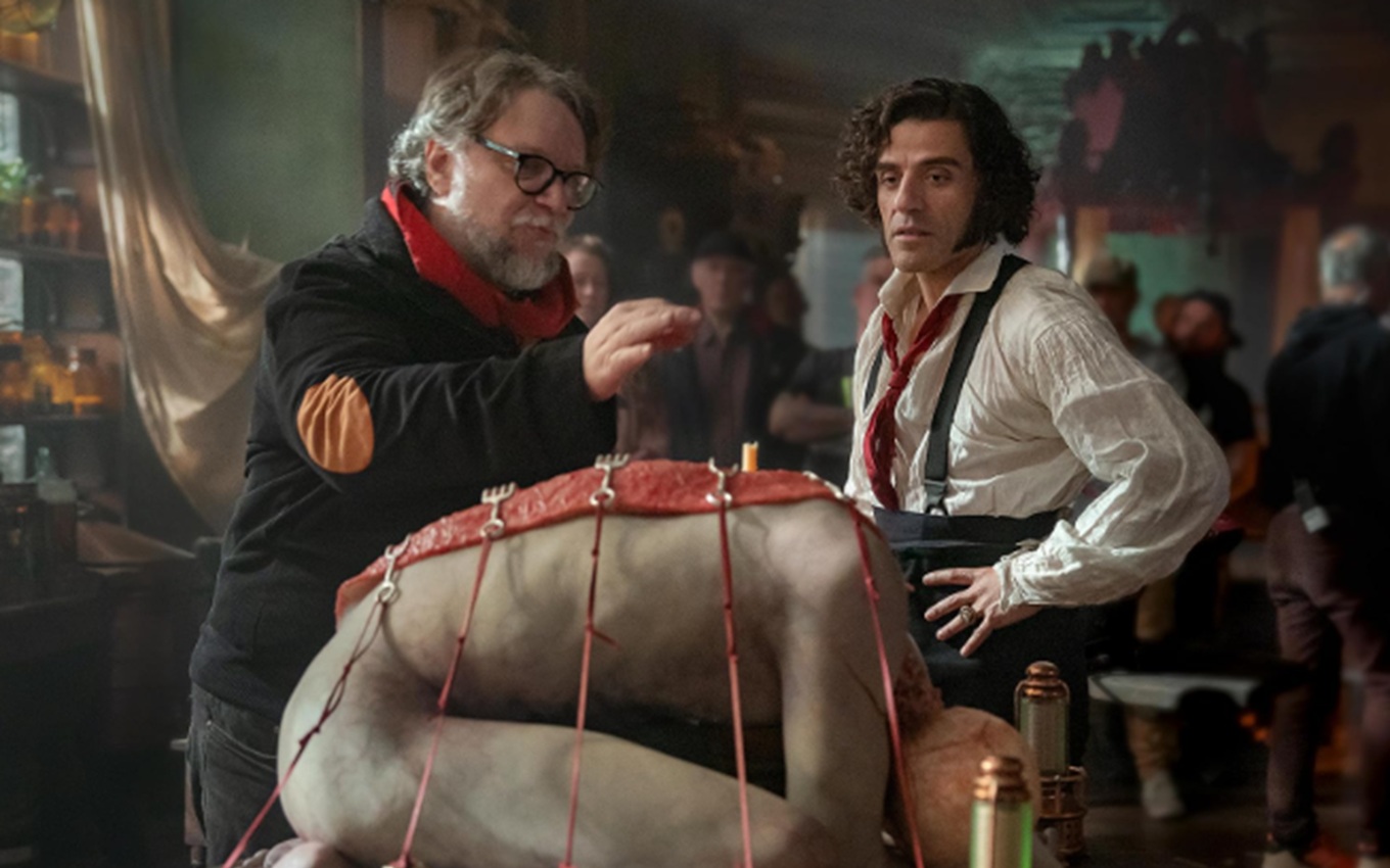 Guillermo del Toro e Oscar Isaac nos bastidores de Frankenstein
