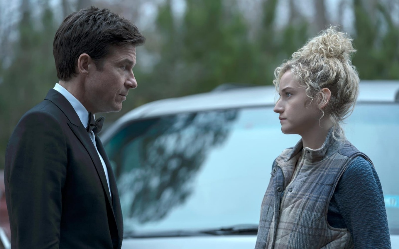 Jason Bateman e Julia Garner em Ozark, série da Netflix