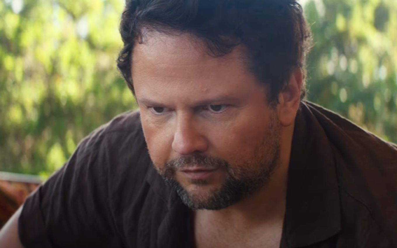 Selton Mello em destaque no trailer de Anaconda, filme que estreia dia 25 de dezembro nos cinemas