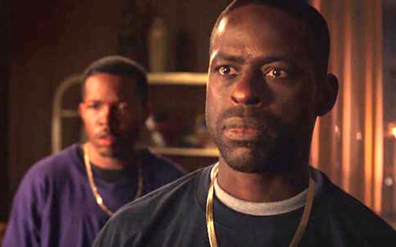 Sterling K. Brown em cena de Pantera Negra, filme da Marvel