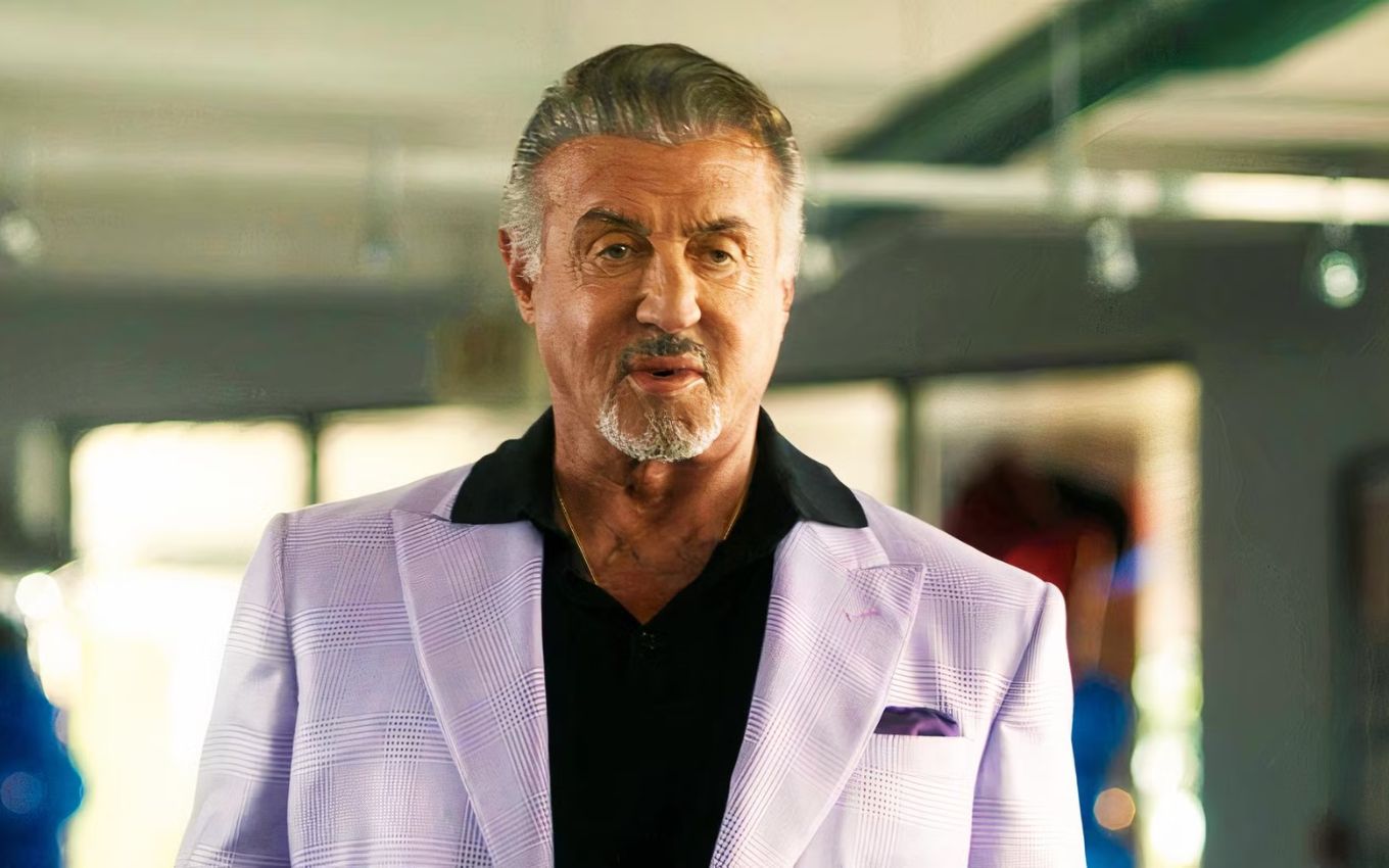 Sylvester Stallone, 79 anos idade, em cena da terceira temporada de Tulsa King no Paramount+