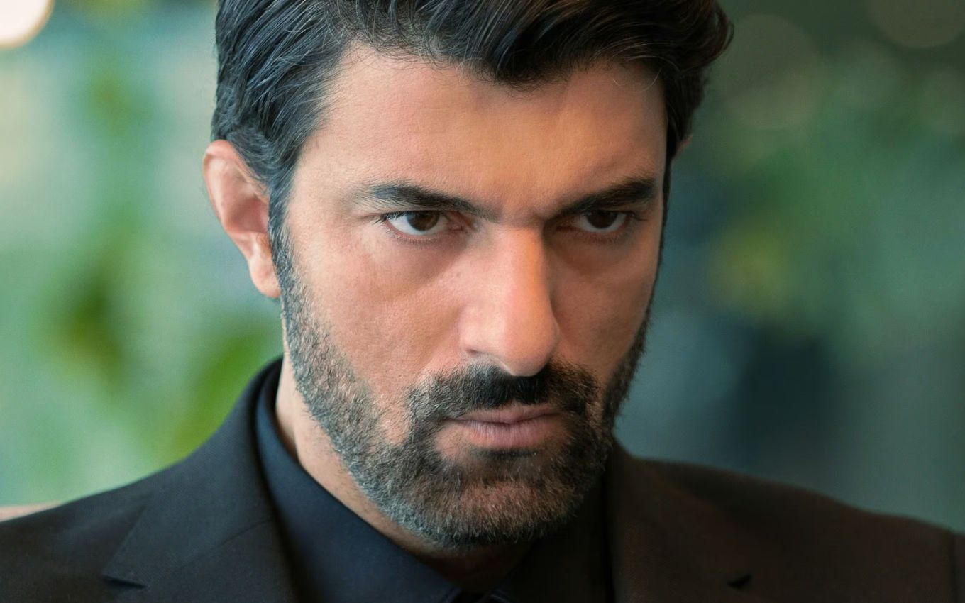 Osman (Engin Akyürek) em cena de Berço de Ouro, série turca da Netflix com final aberto