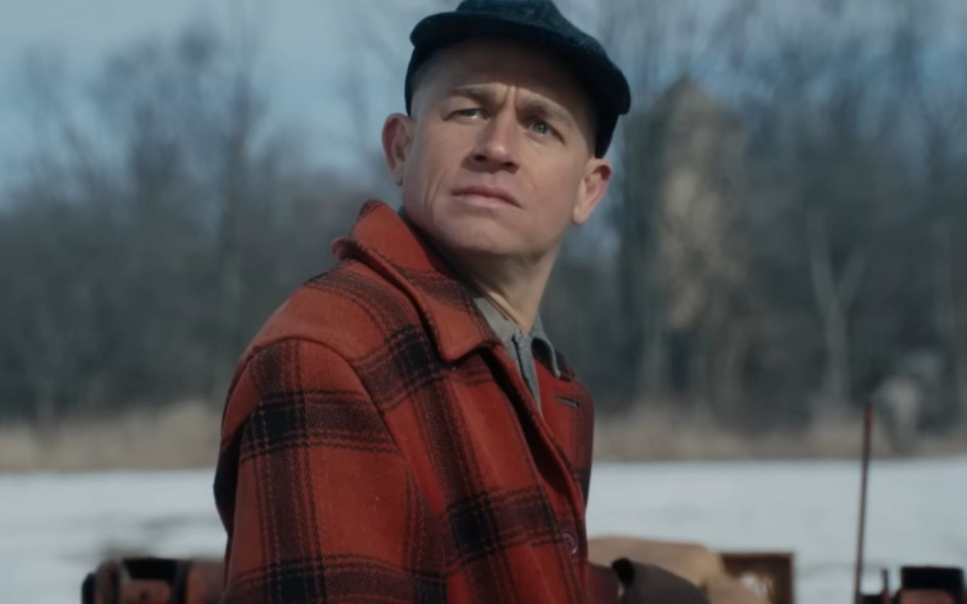 Charlie Hunnam em Monstro: Ed Gein