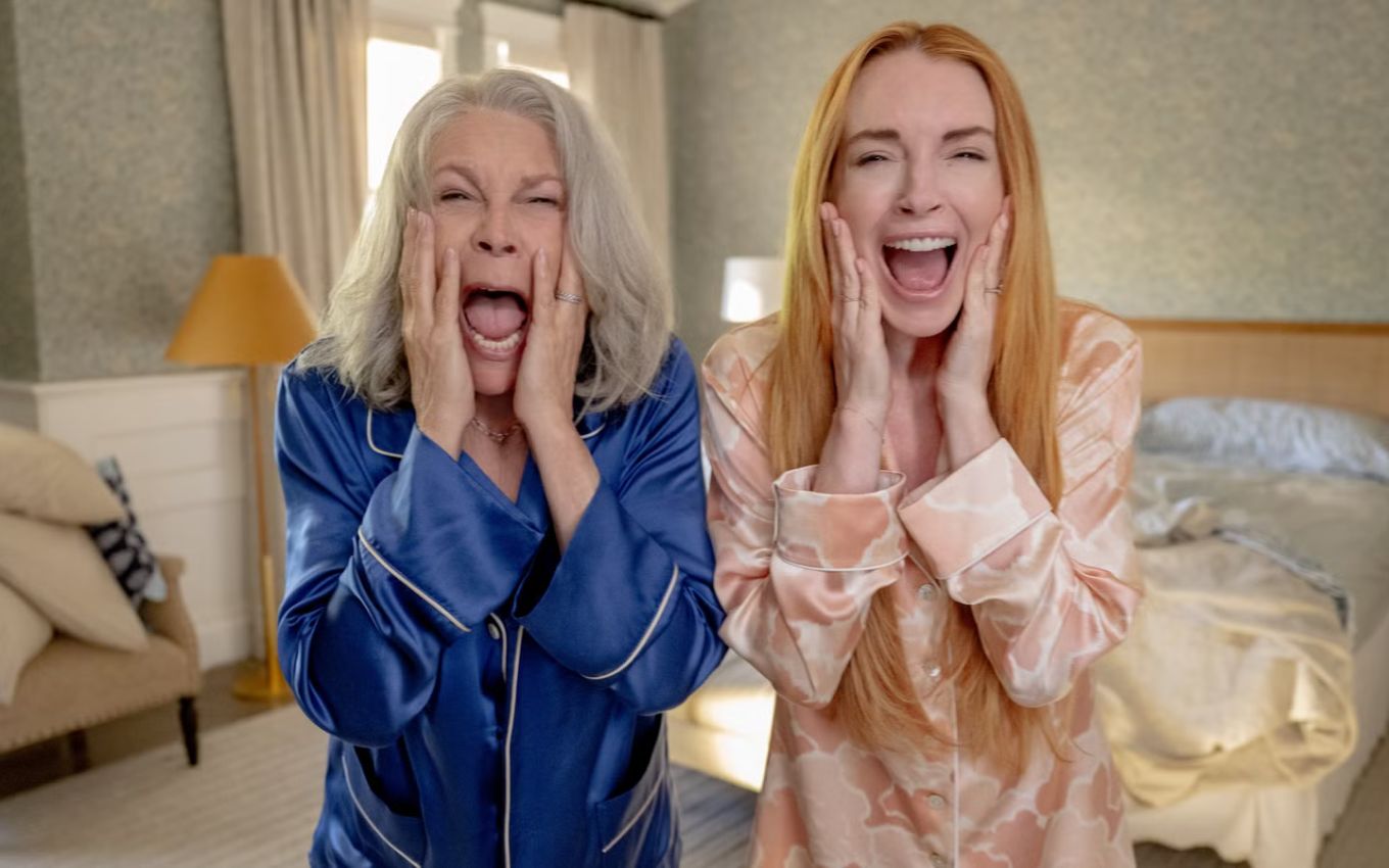 Jamie Lee Curtis e Lindsay Lohan em cena de Uma Sexta-Feira Mais Louca Ainda