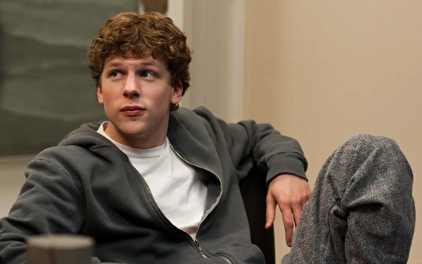 Jesse Eisenberg em cena de A Rede Social, filme sobre Facebook