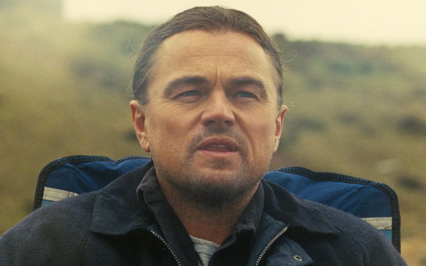 Leonardo DiCaprio em Uma Batalha Após a Outra, filme com prejuízo nos cinemas