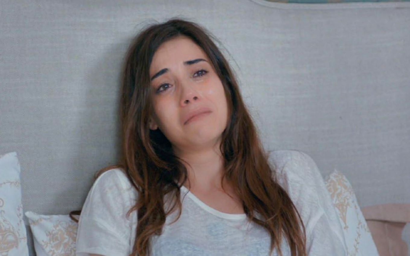 Zeynep Güneş (Cansu Dere) é a protagonista de Mãe, novela turca da Record e disponível para assistir no Globoplay