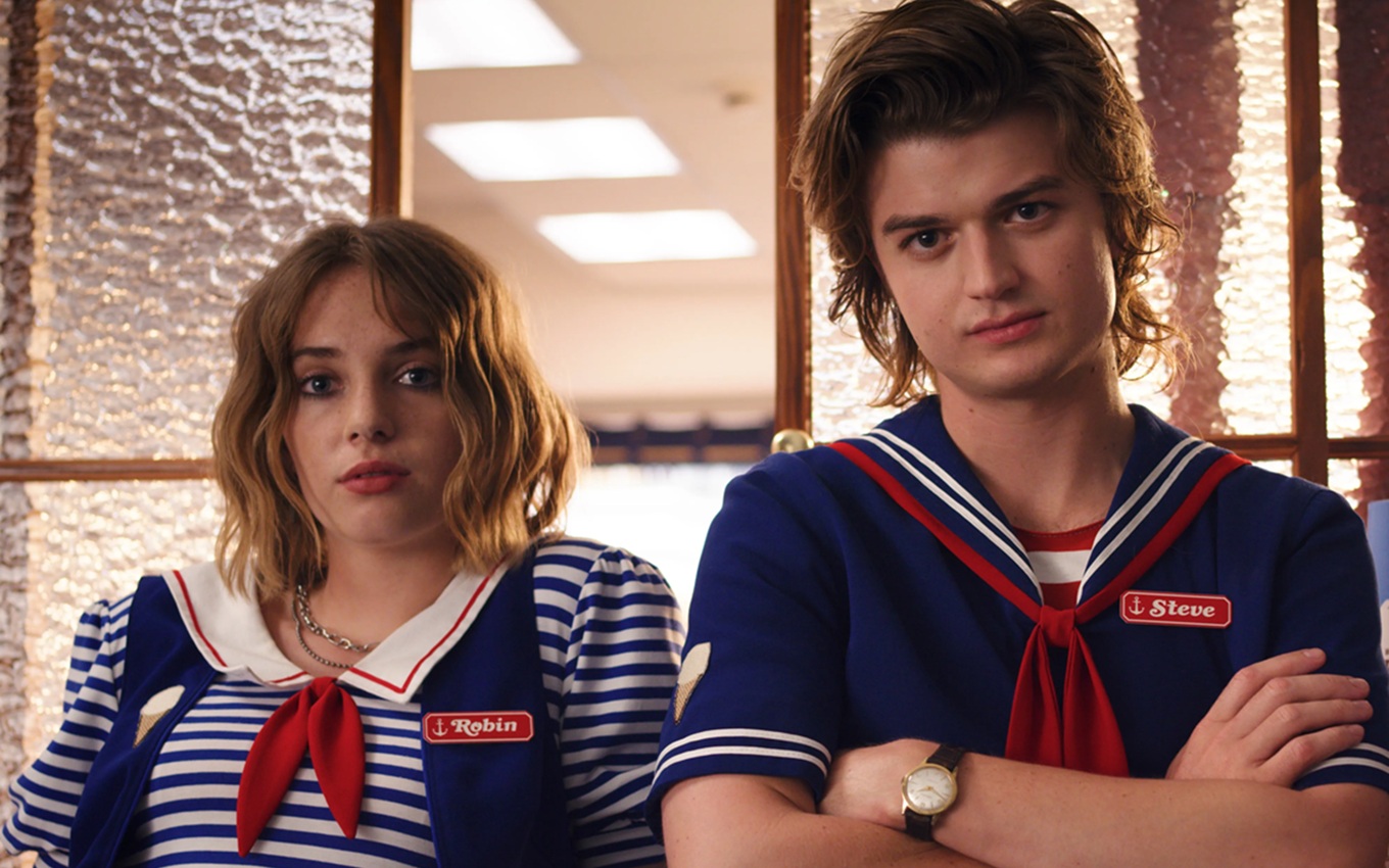 Maya Hawke e Joe Keery em cena de Stranger Things