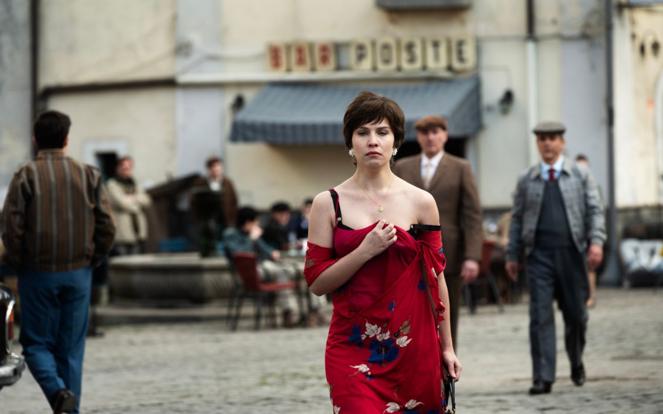 Francesca Olia interpreta Barbara Locci, a primeira mulher morta pelo Monstro de Florença