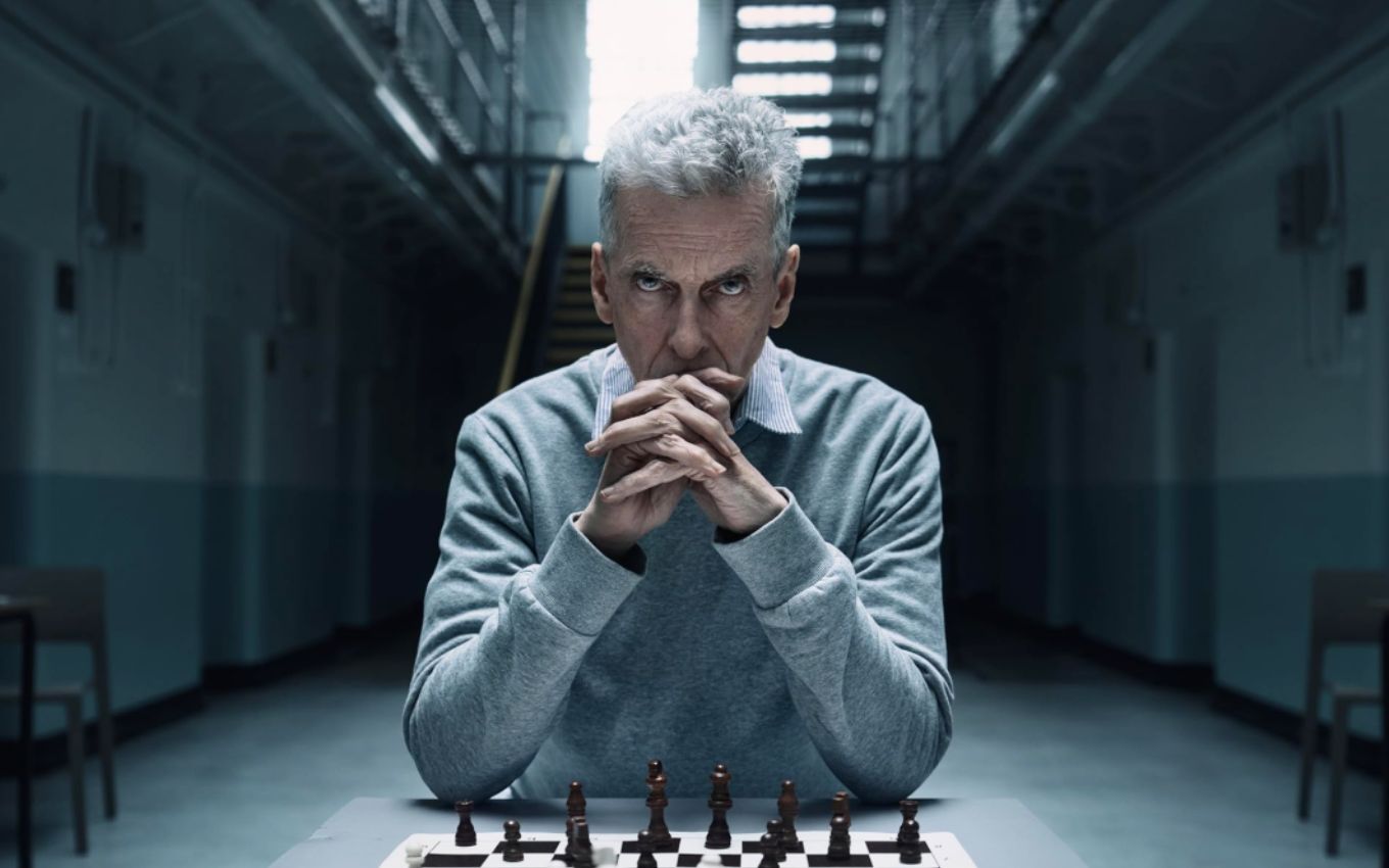 Peter Capaldi na série A Hora do Diabo, do Prime Video, com 92% de aprovação no Rotten Tomatoes