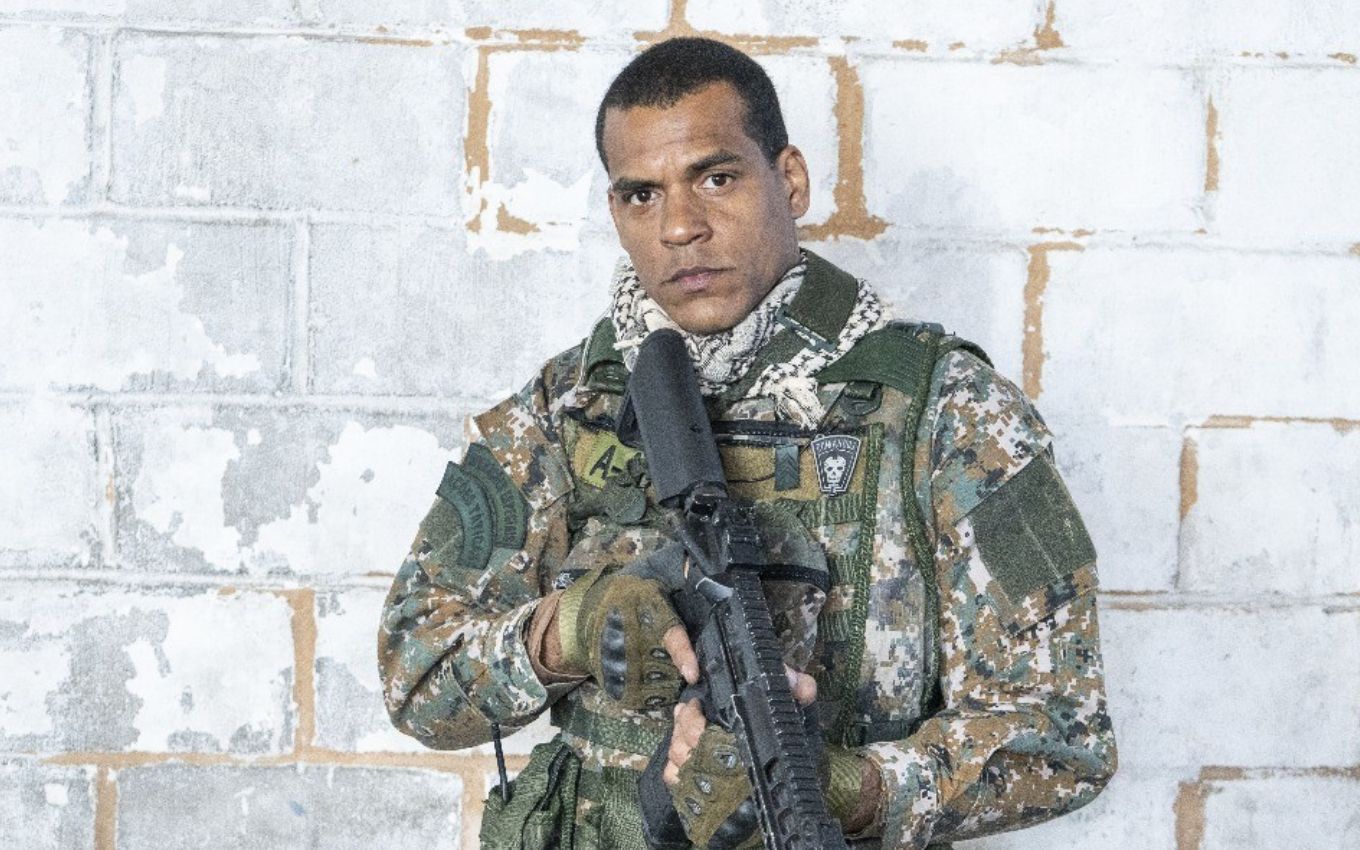 Marcello Melo Jr em imagem da série Arcanjo Renegado, que terá 5ª temporada no Globoplay