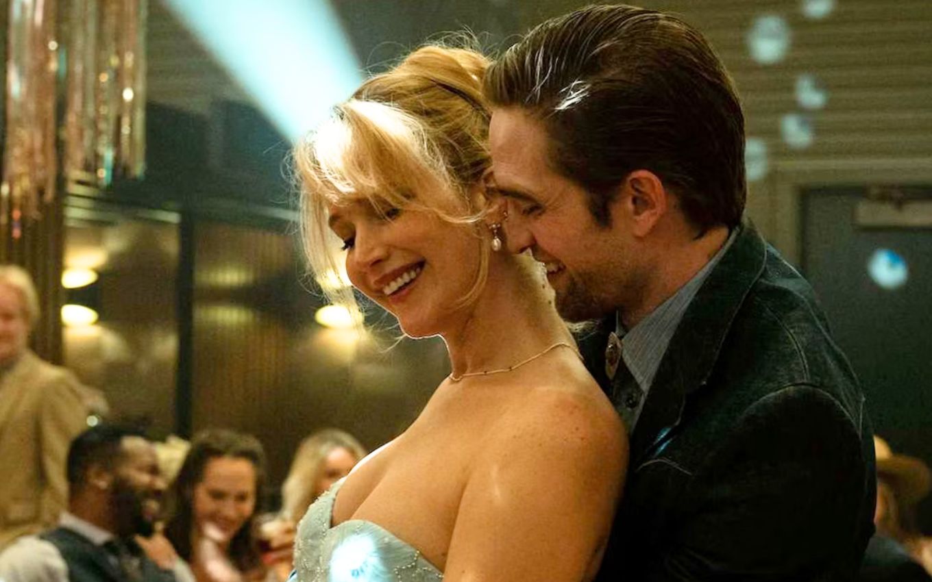 Jennifer Lawrence e Robert Pattinson em Morra, Amor, que vai passar nos cinemas