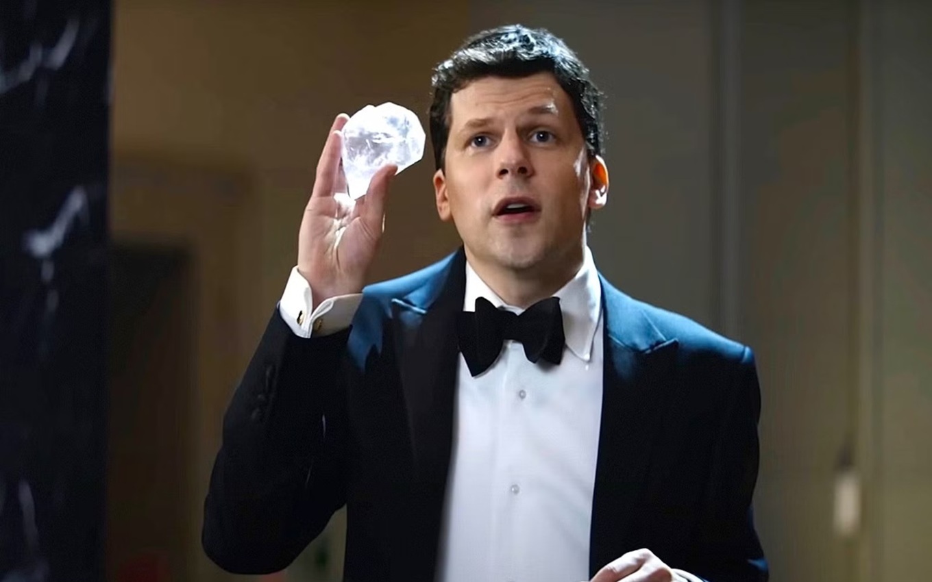 Jesse Einseberg em cena de Truque de Mestre 3