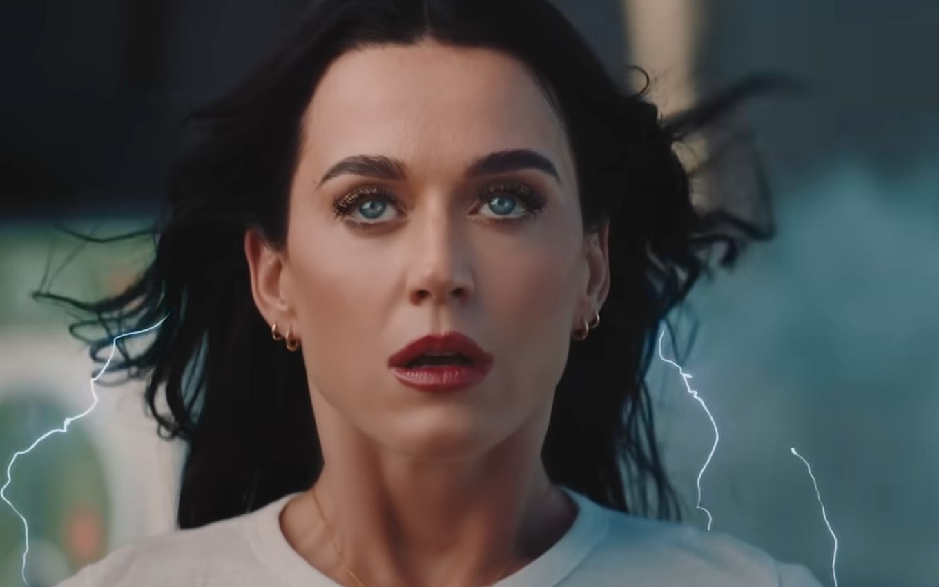 Katy Perry no clipe de Bandaids