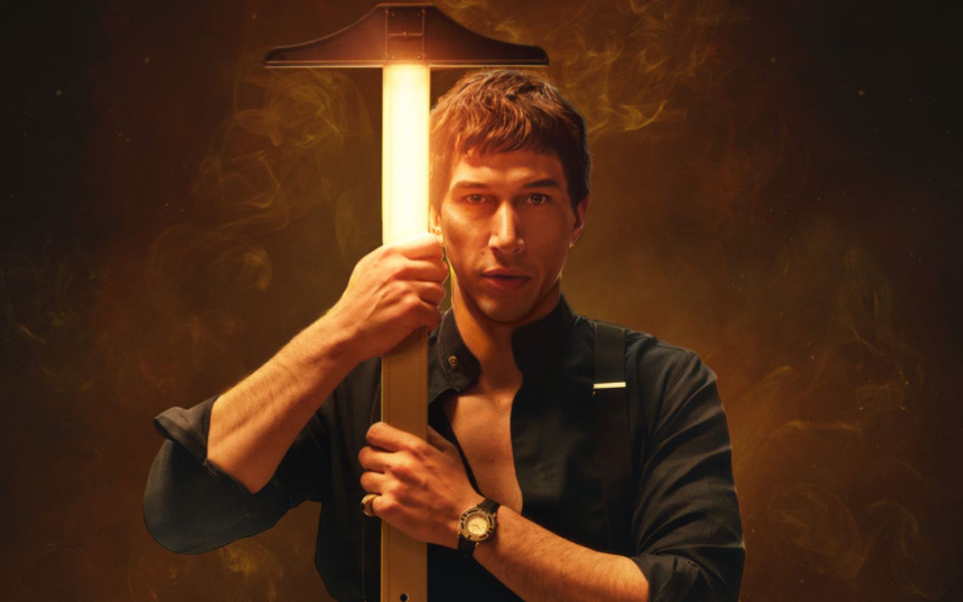 Adam Driver em Megalópolis, de Francis Ford Coppola disponível no Telecine