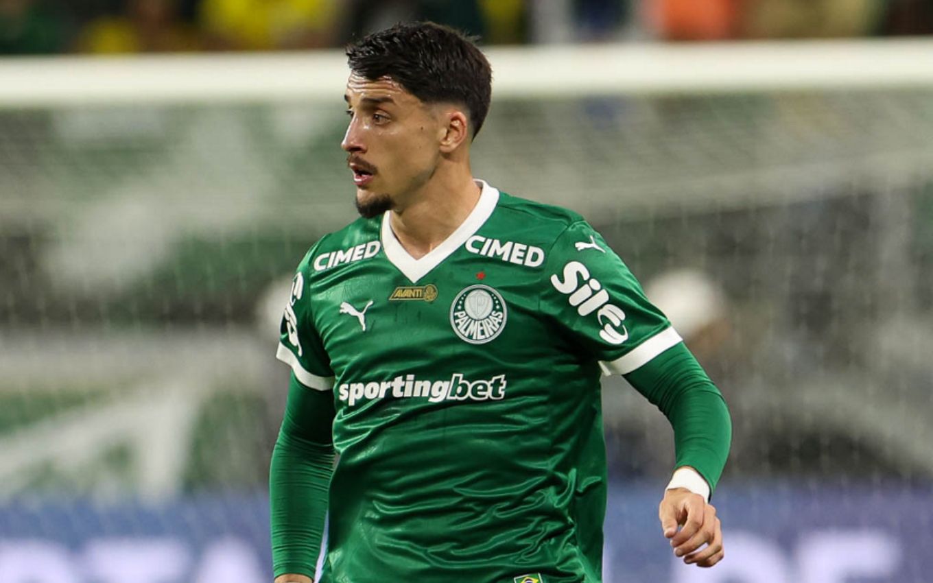 Joaquín Piquerez, lateral do Palmeiras; equipe tem jogo ao vivo contra o Mirassol hoje