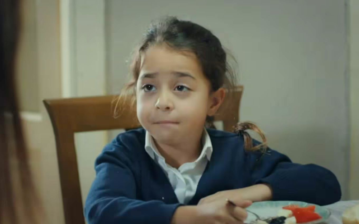 Turna / Melek (Beren Gökyıldız), cena da novela Mãe, que passa todo dia na Record