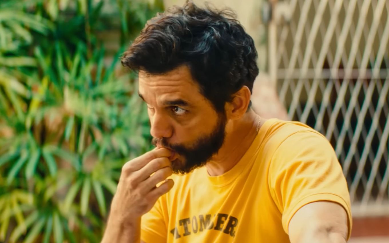 Wagner Moura em O Agente Secreto, filme que está em cartaz nos cinemas