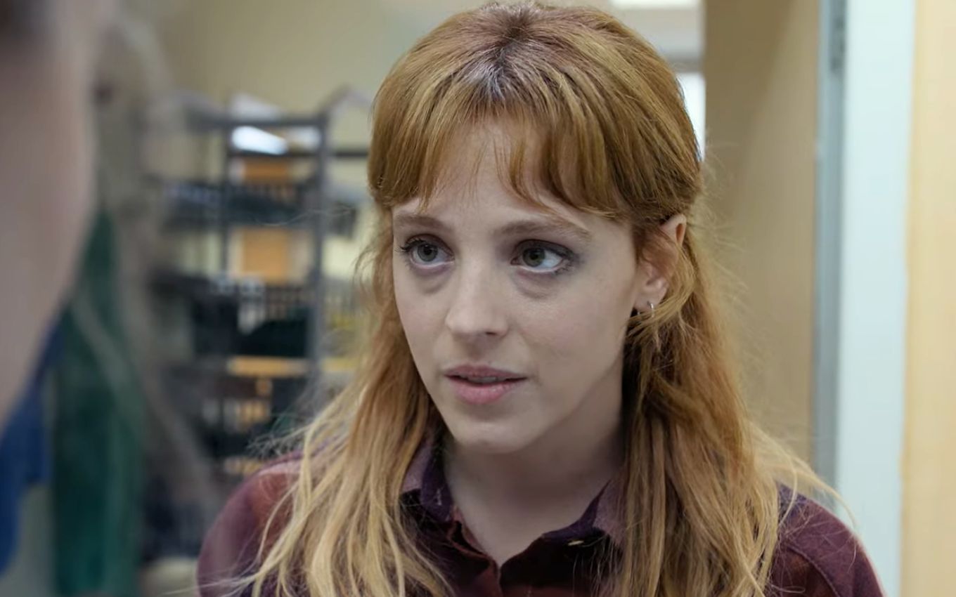 Clara (Catalina Sopelana) em cena da série O Cuco de Cristal na Netflix