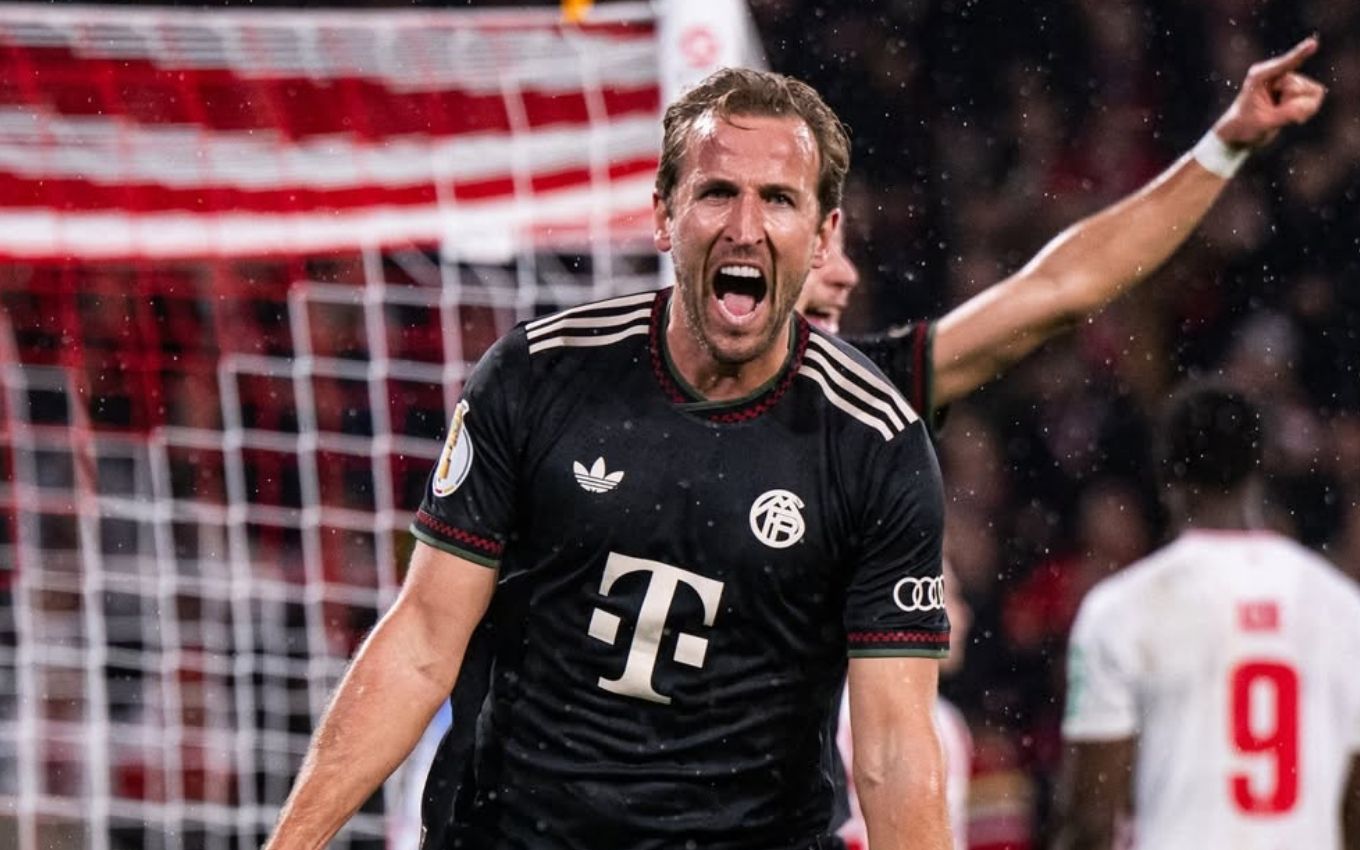 O atacante Harry Kane comemora gol do Bayern de Munique, que joga hoje (4) contra o PSG