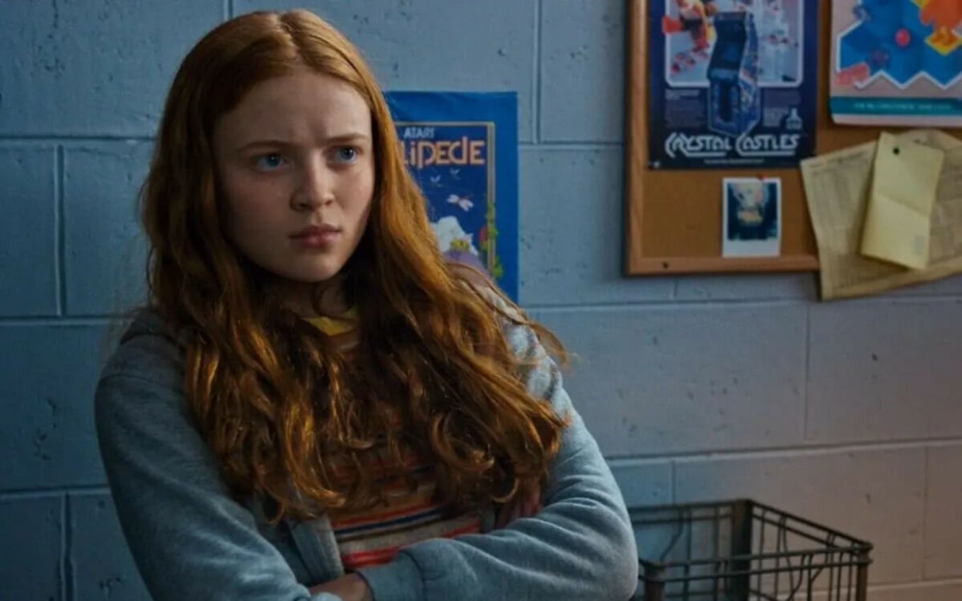 Sadie Sink em cena de Stranger Things 2