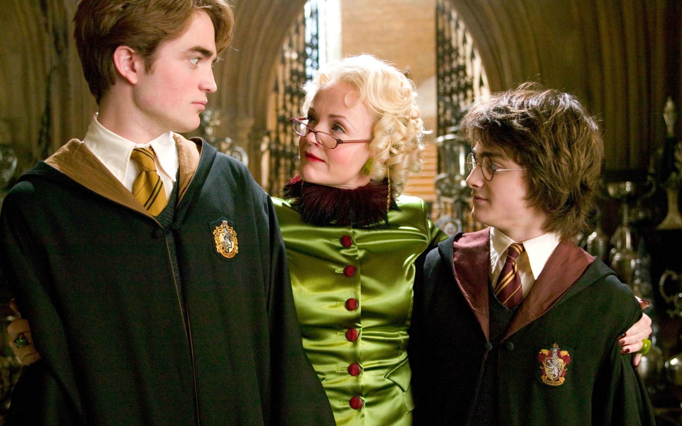 Robert Pattinson, Miranda Richardson e Daniel Radcliffe em Harry Potter e o Cálice de Fogo
