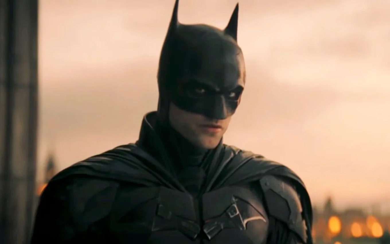 Robert Pattinson em cena de The Batman