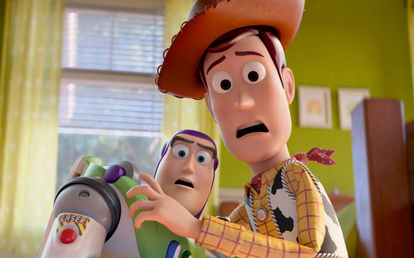 Woody e Buzz assustados com a nova vilã de Toy Story 5