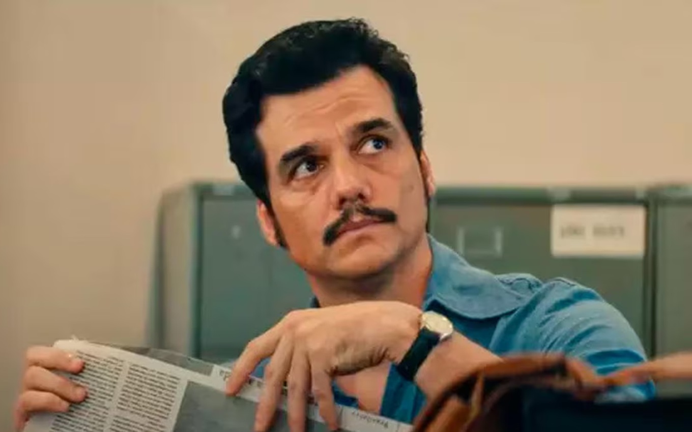 Wagner Moura em cena de O Agente Secreto