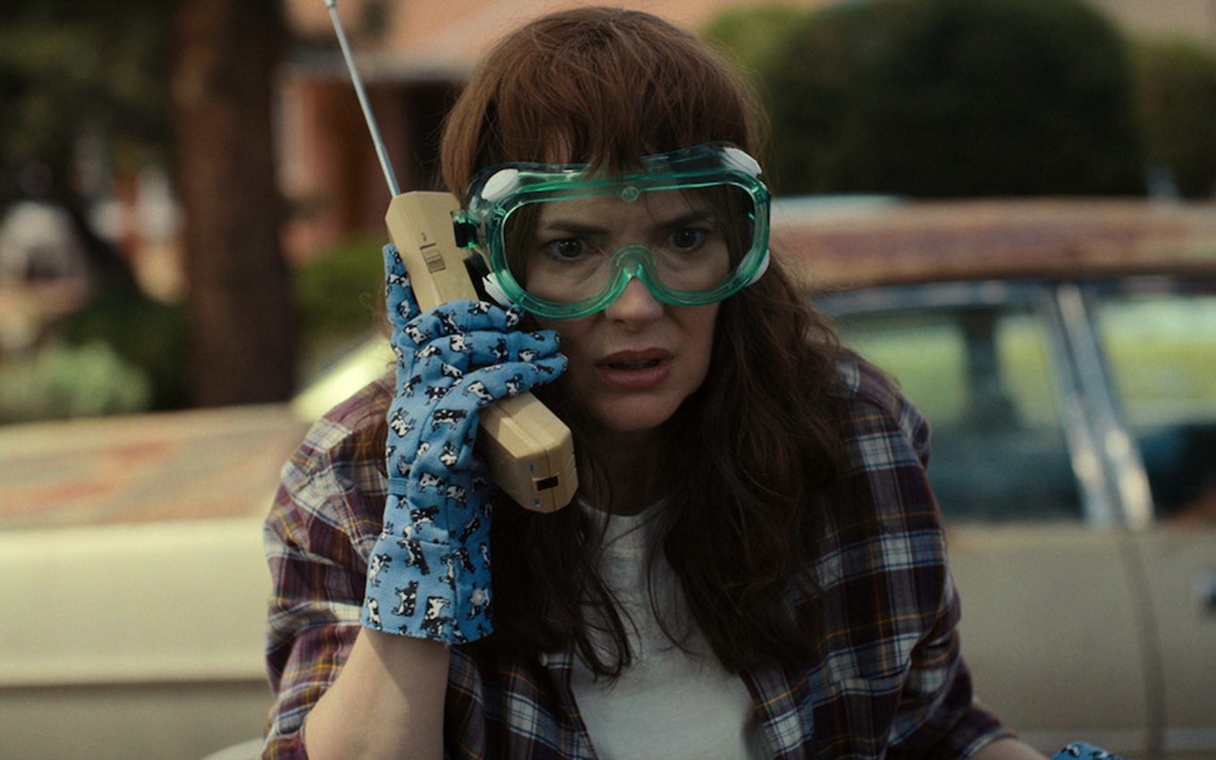 Winona Ryder em cena de Stranger Things