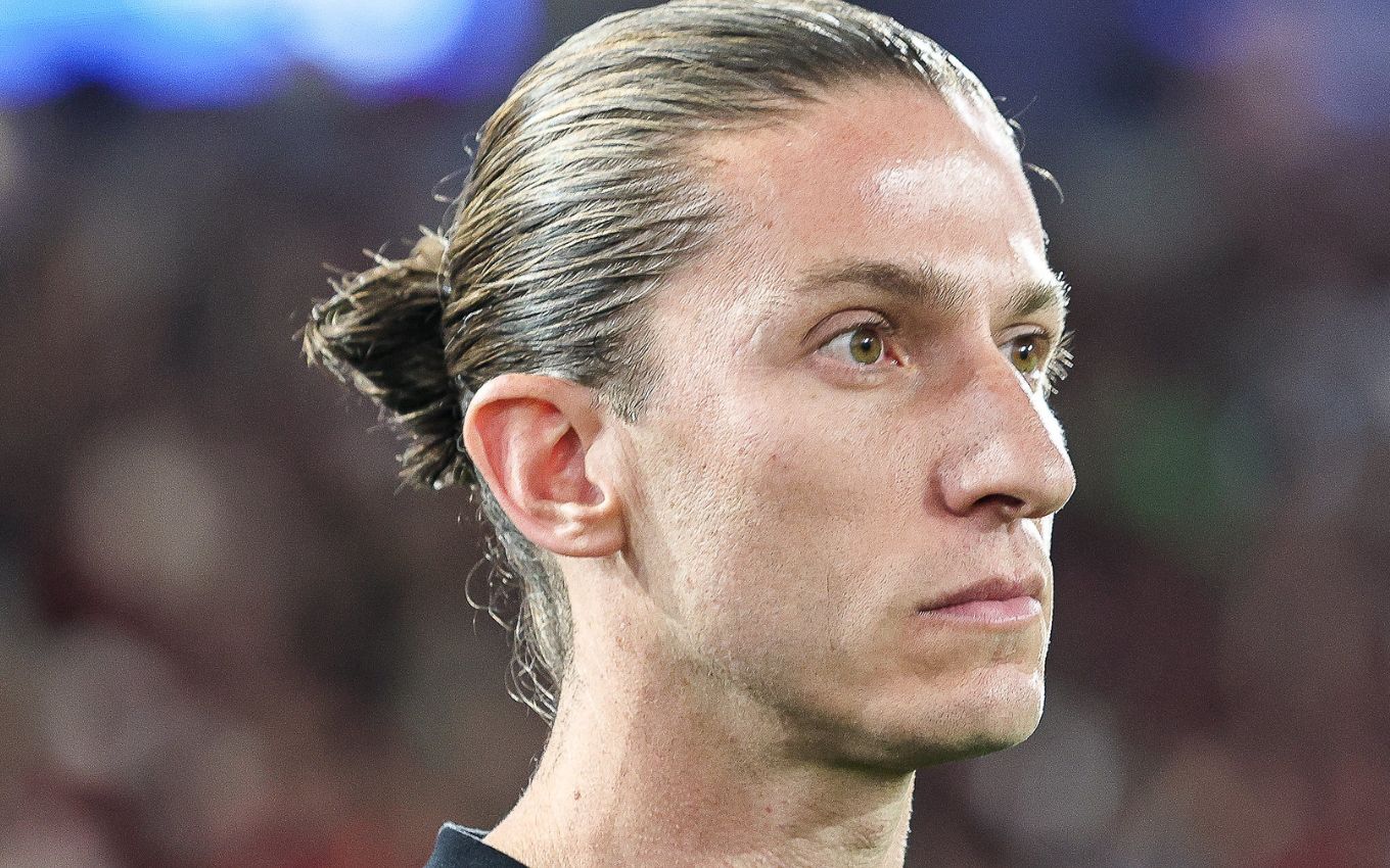 O técnico Filipe Luís, do Flamengo ao vivo, que enfrenta o Mirassol